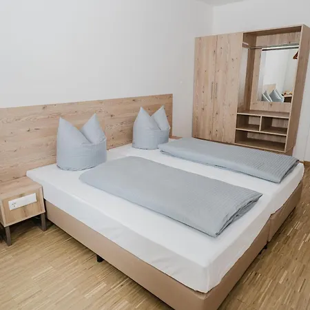 Cityhotel Отель Донаувёрт