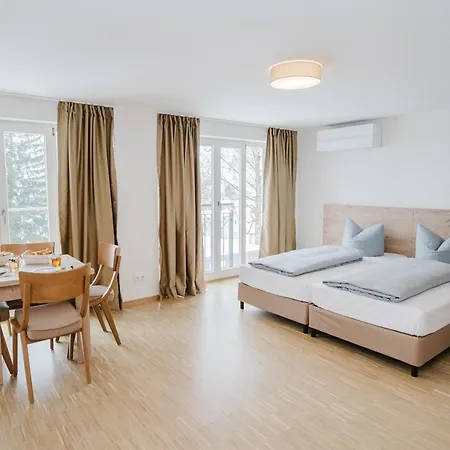 Cityhotel Отель Донаувёрт
